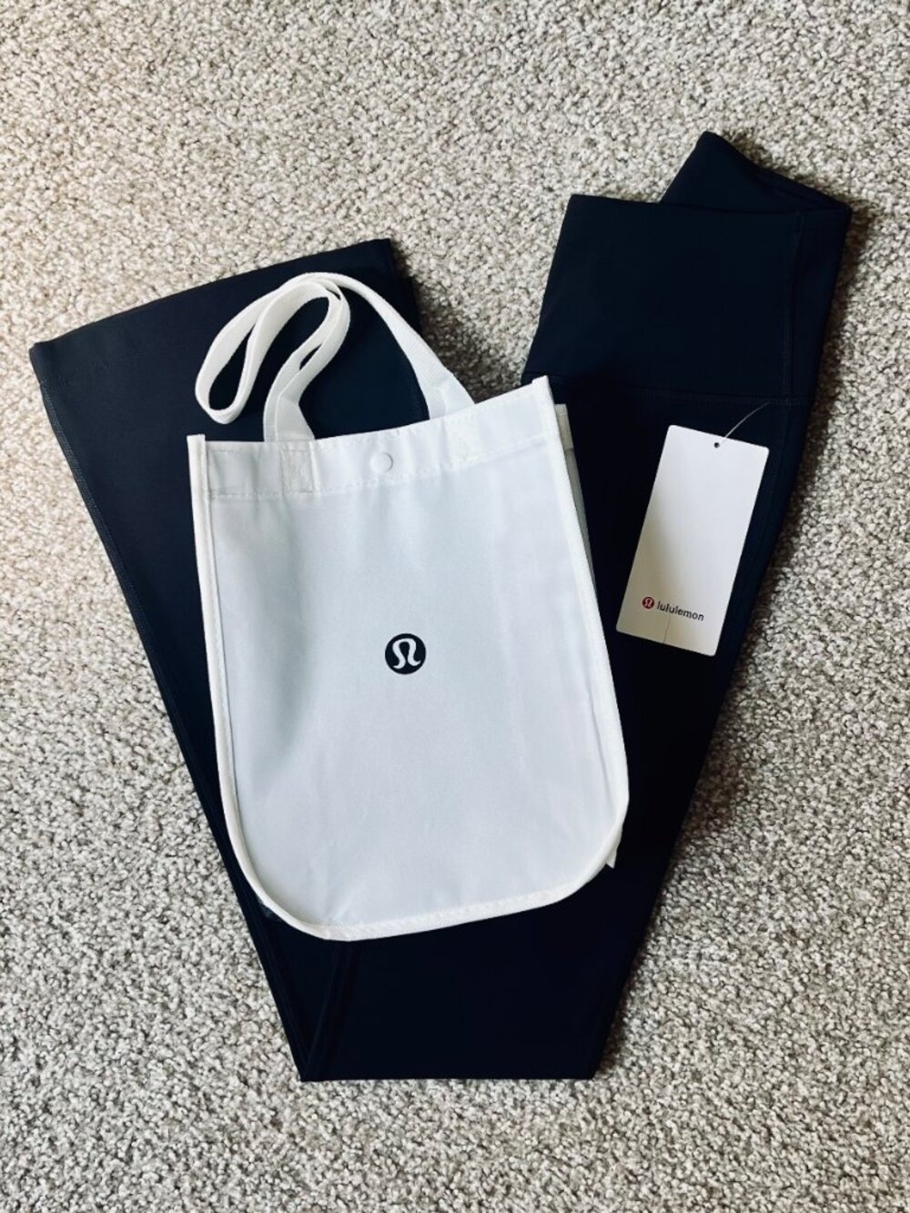 *NWT* Lululemon Women's/Size 4 Groove Nulu High-Rise Flared Pant (Bag Included!)
